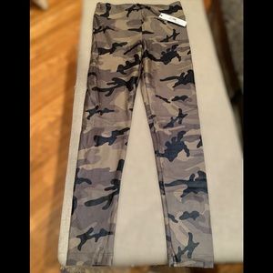 Koral Camo leggings